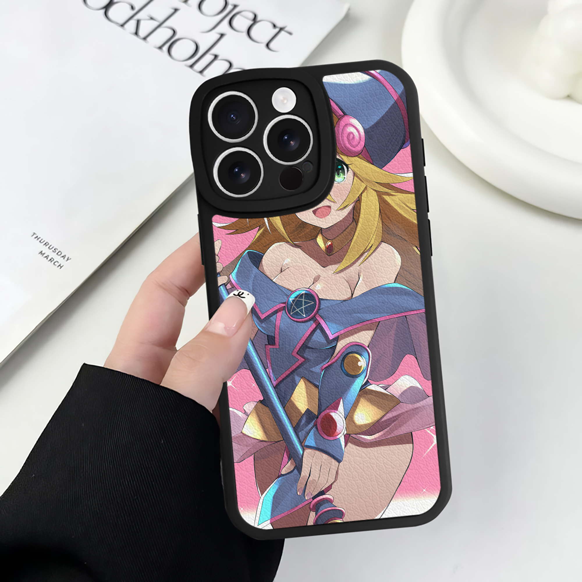 （画像用） 遊☆戯☆王 Yu-Gi-Oh! 【iPhone 16シリーズ対応】シリコンスマホケース（レザー調） 材質：シリコン